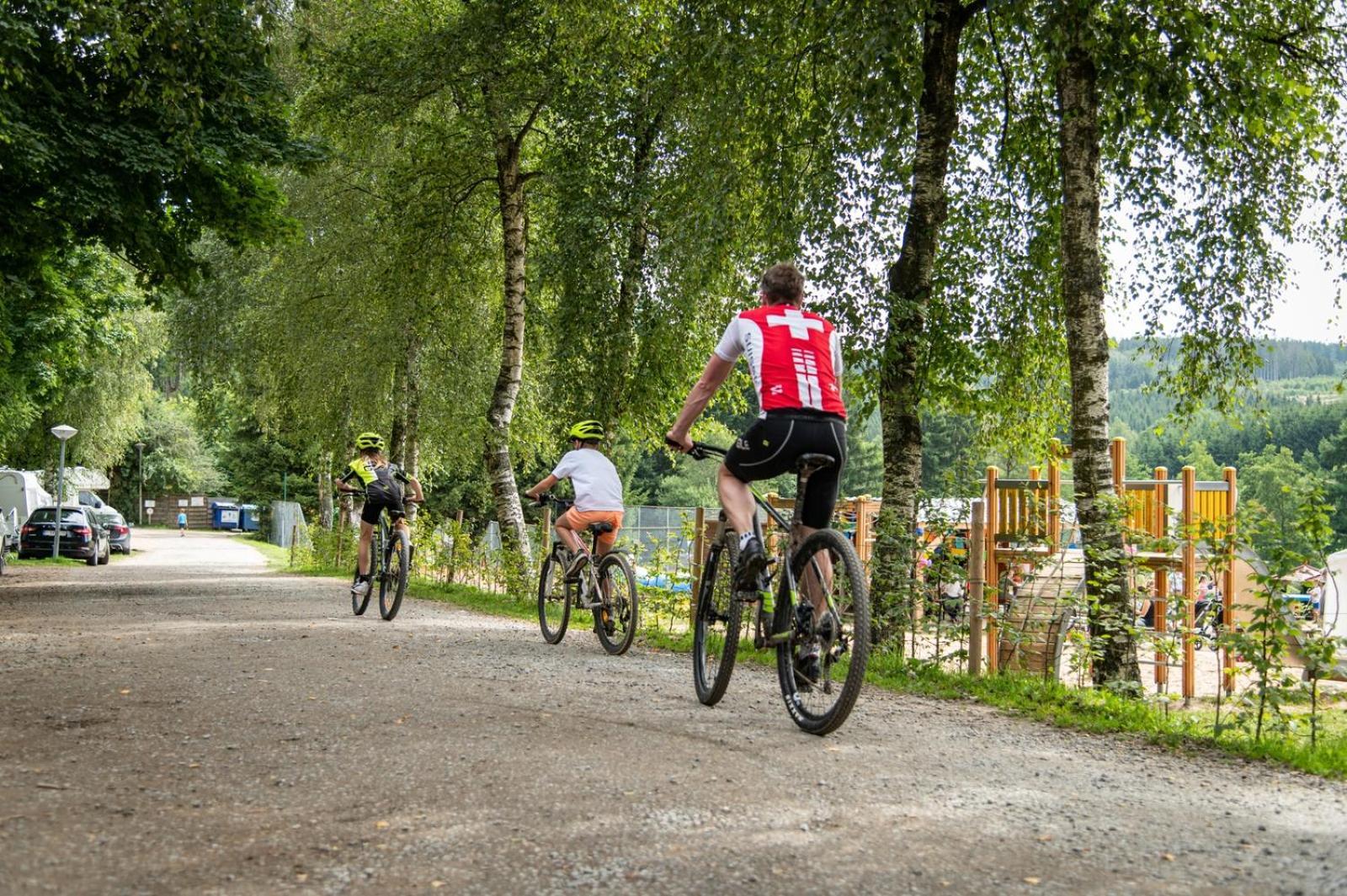 Готель Ardenparks Petite Suisse Dochamps Екстер'єр фото