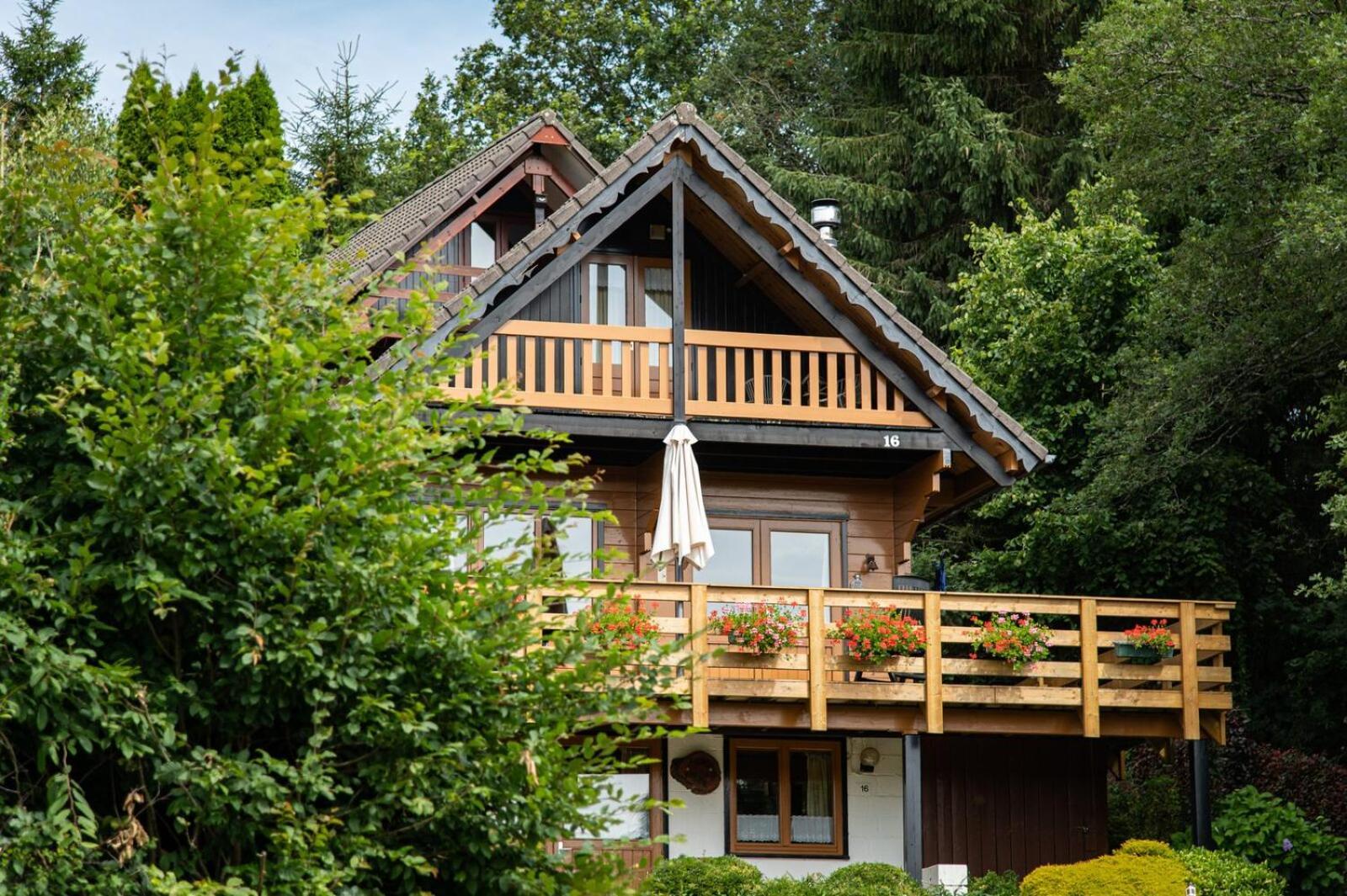 Готель Ardenparks Petite Suisse Dochamps Екстер'єр фото